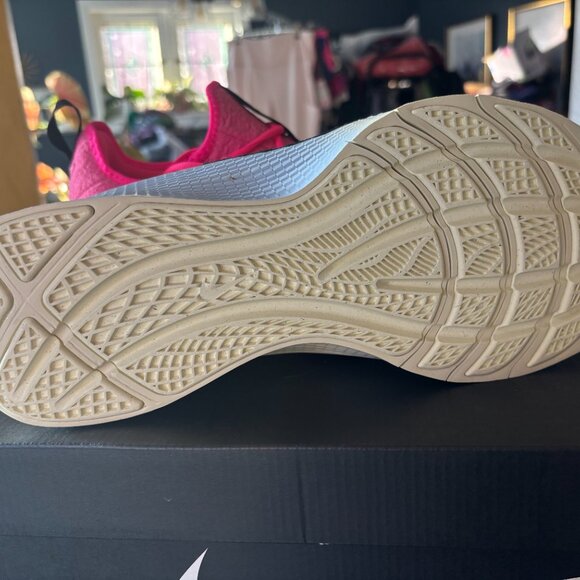 Nike LeBron TR 1 Pinksicle Black Alabaster Size Mens 9.5 - 12 - Picture 4 of 5